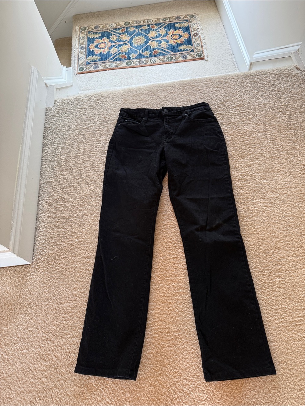 Classic Marilyn Black Straight-Leg Jeans